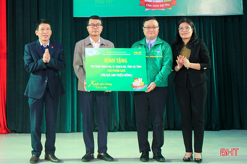 600 phần quà “Xuân yêu thương - Tết chia sẻ” đến với người nghèo Hà Tĩnh