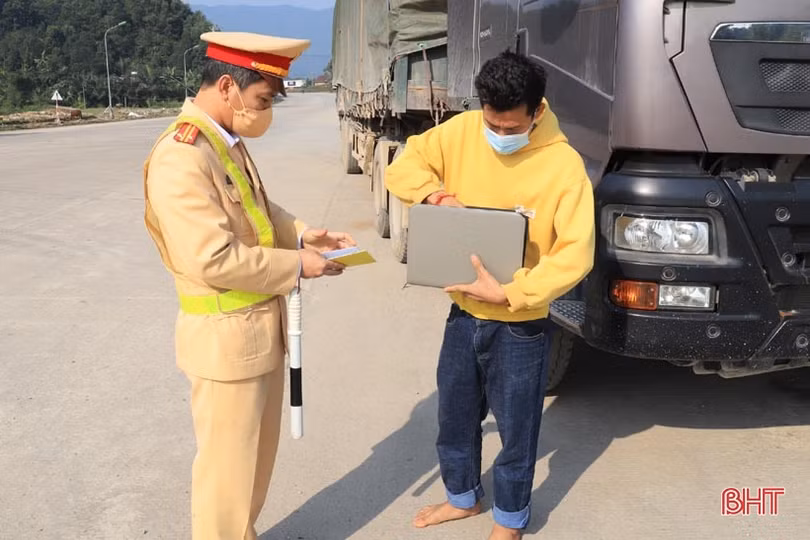 Chấn chỉnh tình trạng lộn xộn tại khu vực cổng B Khu kinh tế Cầu Treo