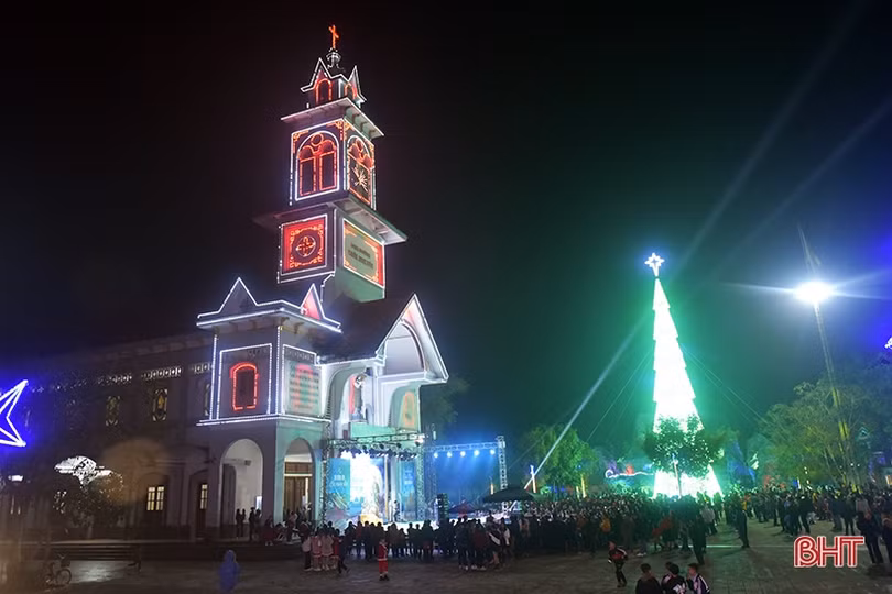 Người dân Hà Tĩnh vui đón Giáng sinh an lành, ấm áp