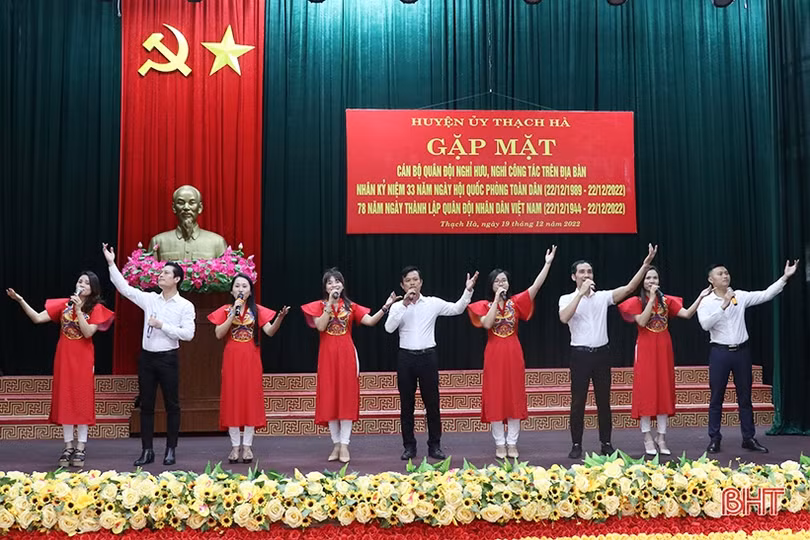 Thạch Hà gặp mặt hơn 200 cán bộ quân đội nghỉ hưu, nghỉ công tác trên địa bàn