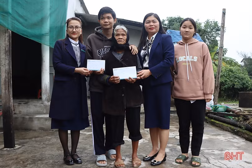 BIDV Hà Tĩnh trao quà tết cho trẻ mồ côi do Báo Hà Tĩnh đỡ đầu