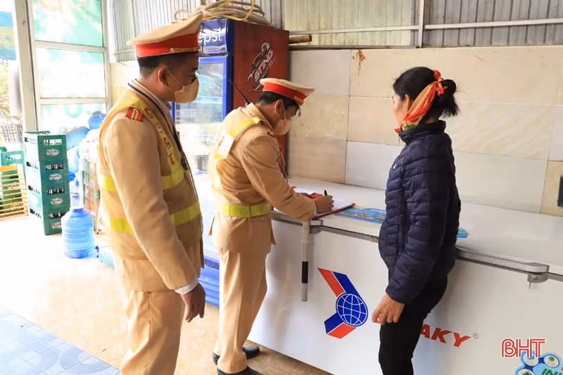 Chấn chỉnh tình trạng lộn xộn tại khu vực cổng B Khu kinh tế Cầu Treo