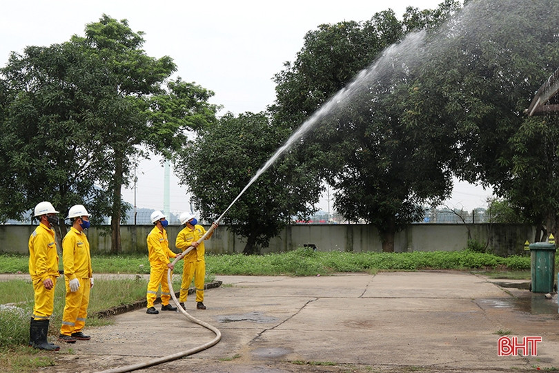 Diễn tập các tình huống cháy, nổ khí gas ở Nghi Xuân