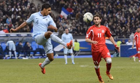 Raphael Varane (trái)