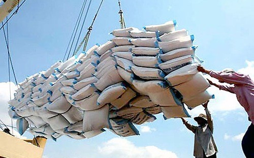 Việt Nam đã chuyển vị thế từ nhập siêu lớn sang xuất siêu. Ảnh minh họa từ internet Việt Nam đã chuyển vị thế từ nhập siêu lớn sang xuất siêu. Ảnh minh họa từ internet