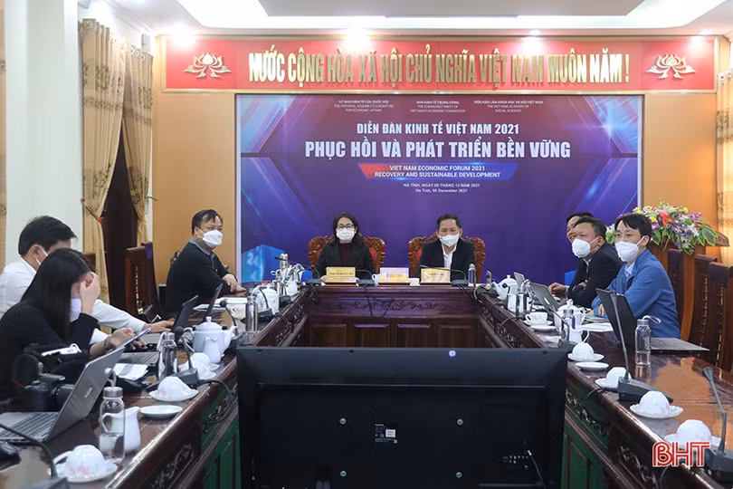 Chủ động kiểm soát dịch bệnh, hỗ trợ phục hồi và tăng trưởng kinh tế