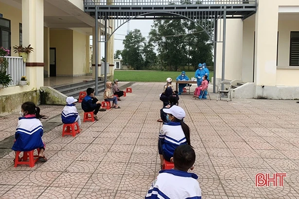 108 F1 của 3 ca bệnh mới ở Cẩm Xuyên âm tính với virus SARS-CoV-2