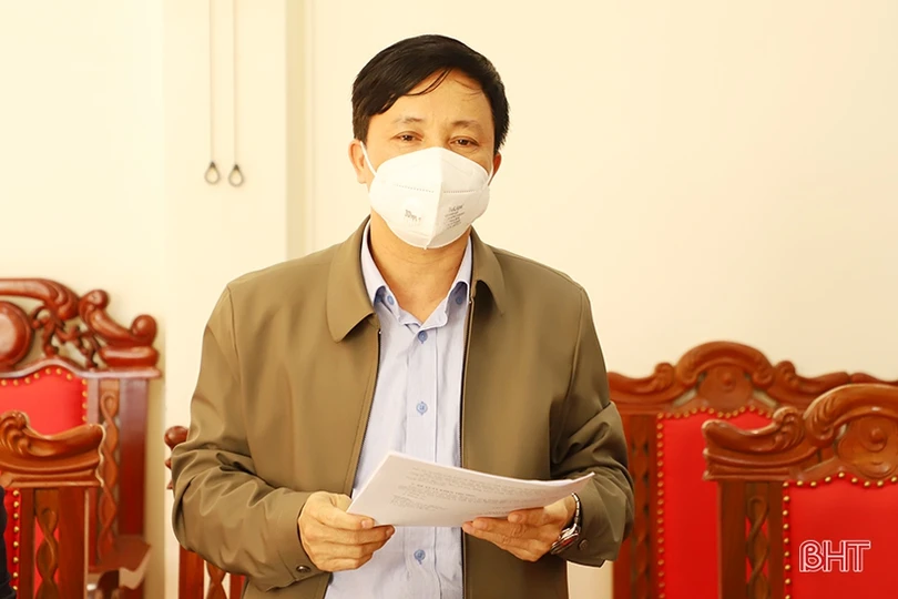 Đoàn công tác của BTV Tỉnh ủy cùng huyện Cẩm Xuyên tháo gỡ khó khăn, phát triển kinh tế - xã hội