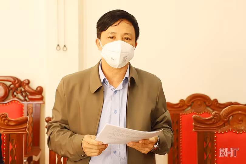 Đoàn công tác của BTV Tỉnh ủy cùng huyện Cẩm Xuyên tháo gỡ khó khăn, phát triển kinh tế - xã hội