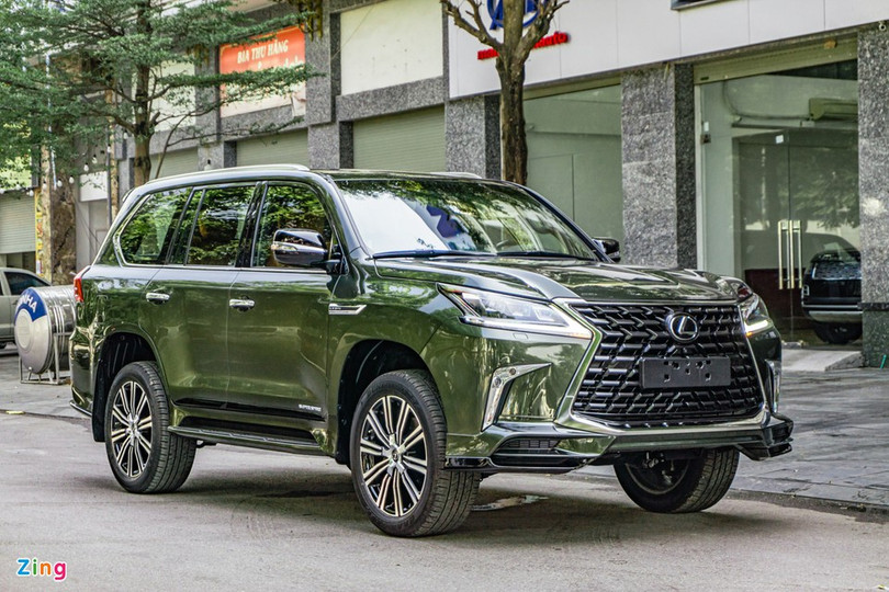 Cận cảnh Lexus LX 570 với màu sơn đặc biệt tại Việt Nam