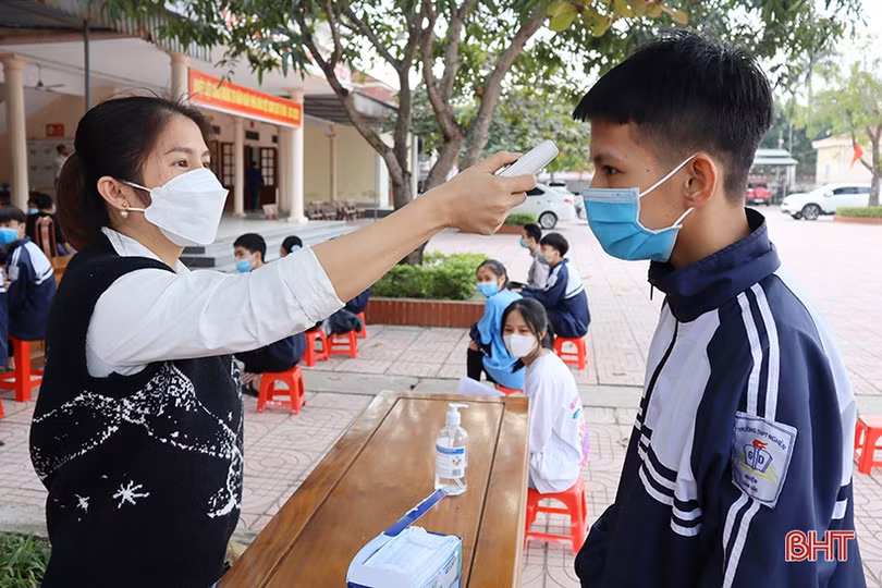 Các địa phương Hà Tĩnh tiếp tục tiêm vắc-xin phòng COVID-19 cho người từ 16 - 18 tuổi