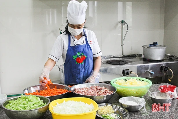 Suốt 5 năm, doanh nghiệp Hà Tĩnh không để xảy ra ngộ độc thực phẩm tại các bếp ăn tập thể