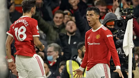 Ronaldo trở thành cầu thủ đầu tiên trong lịch sử cán mốc 800 bàn thắng