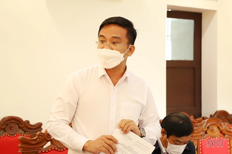 Đoàn công tác của BTV Tỉnh ủy cùng huyện Cẩm Xuyên tháo gỡ khó khăn, phát triển kinh tế - xã hội