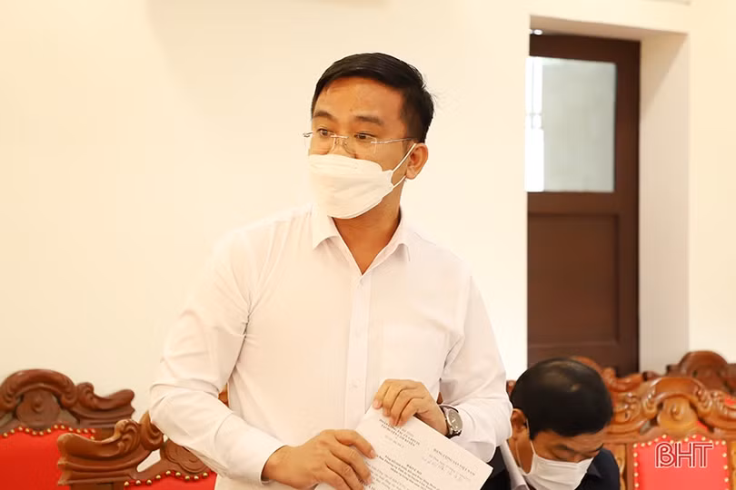 Đoàn công tác của BTV Tỉnh ủy cùng huyện Cẩm Xuyên tháo gỡ khó khăn, phát triển kinh tế - xã hội