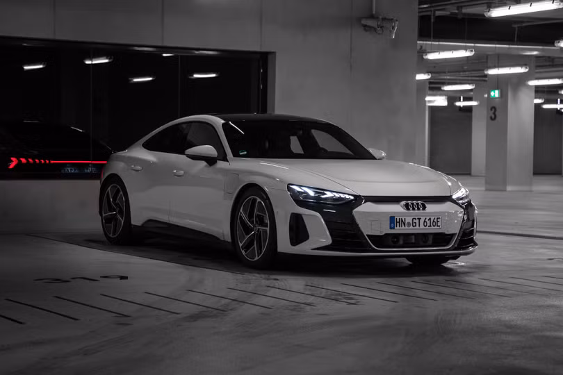 Porsche 911 992 Turbo hơn 15 tỷ đồng đầu tiên về Việt Nam