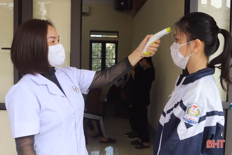 Vũ Quang triển khai tiêm vắc-xin phòng COVID-19 cho người từ 16 - 18 tuổi