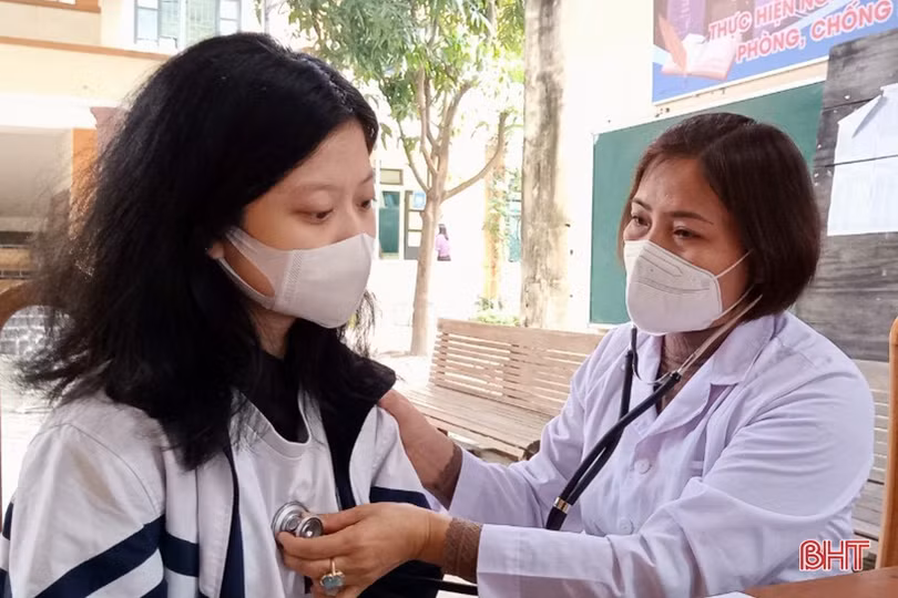 Các địa phương ở Hà Tĩnh tiêm vắc-xin phòng COVID-19 cho người từ 16 - 18 tuổi