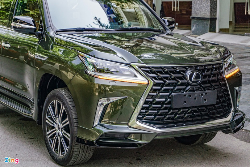Cận cảnh Lexus LX 570 với màu sơn đặc biệt tại Việt Nam