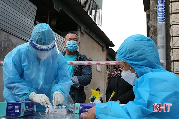 Ngày 3/12, Hà Tĩnh thêm 21 ca mắc COVID-19