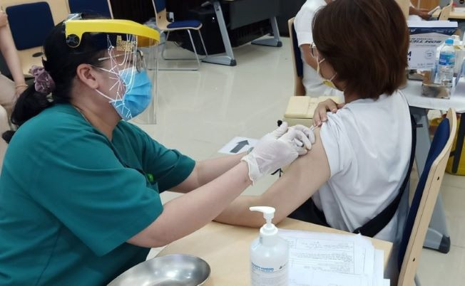 Sau tiêm vaccine phòng COVID-19 nên tập luyện như thế nào để có lợi cho sức khỏe?