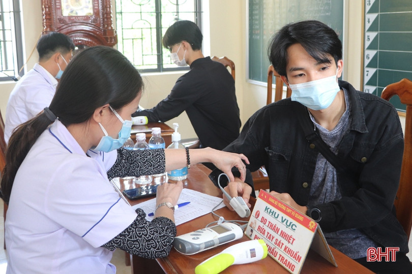 Vũ Quang triển khai tiêm vắc-xin phòng COVID-19 cho người từ 16 - 18 tuổi