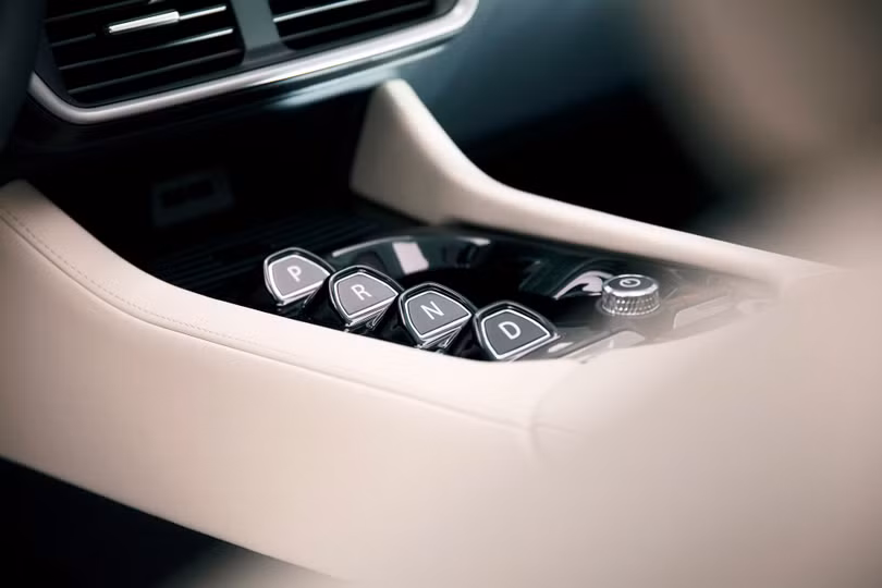 VinFast VF e35 có gì nổi bật trước Tesla Model Y?