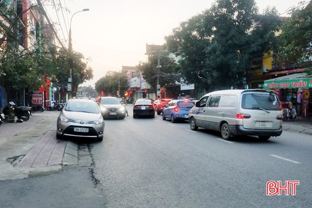 Chuyển làn không xi nhan bị phạt như thế nào?