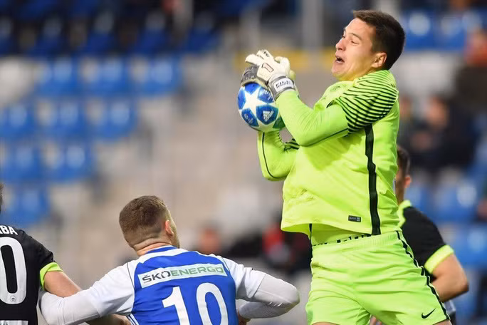 Cầu thủ Việt kiều muốn khoác áo ĐT Việt Nam: Cần cái nhìn cởi mở hơn!