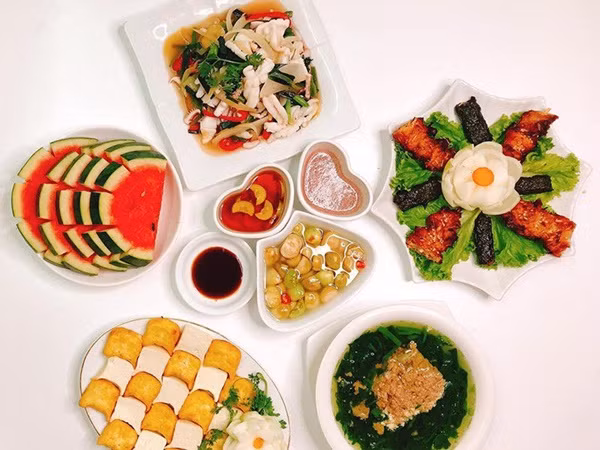 Những thực phẩm nên ăn và nên tránh để có làn da đẹp, mịn màng