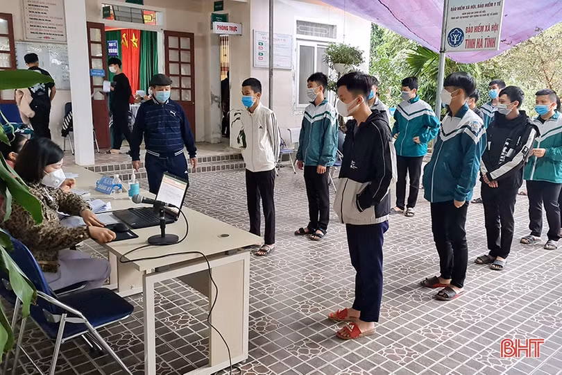 Các địa phương ở Hà Tĩnh tiêm vắc-xin phòng COVID-19 cho người từ 16 - 18 tuổi