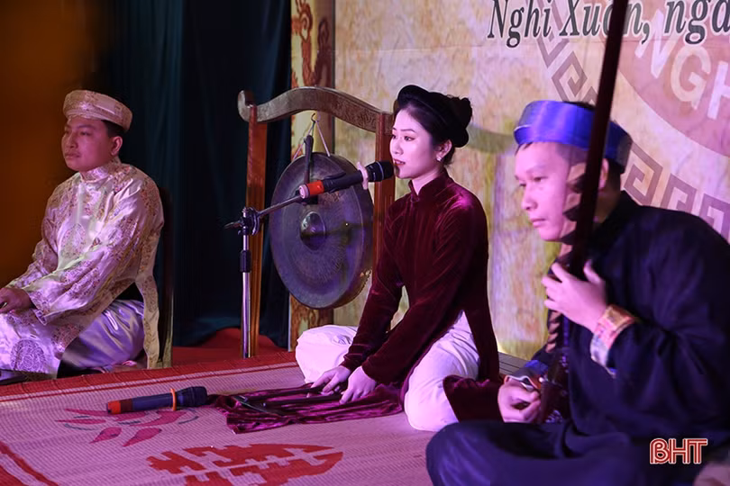 Những thí sinh ấn tượng tại Liên hoan ca trù huyện Nghi Xuân