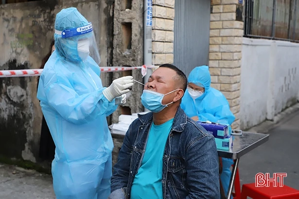 Hà Tĩnh có 11 địa phương cách ly, điều trị 80 F0 không triệu chứng tại nhà