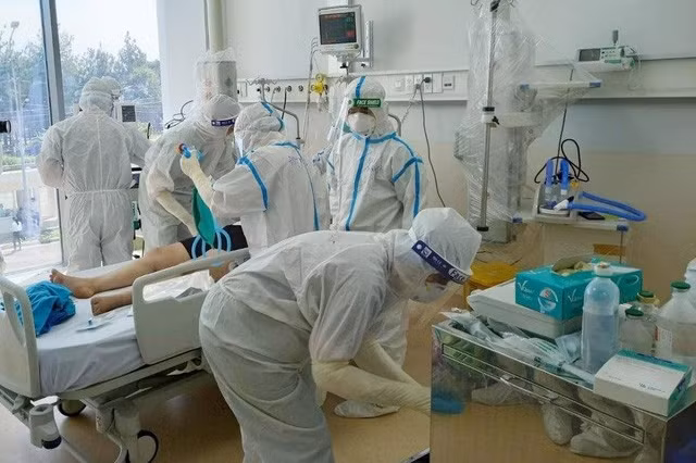 Nóng: Bộ trưởng Bộ Y tế điều 14 bệnh viện trung ương hỗ trợ TP HCM và 10 tỉnh điều trị COVID-19