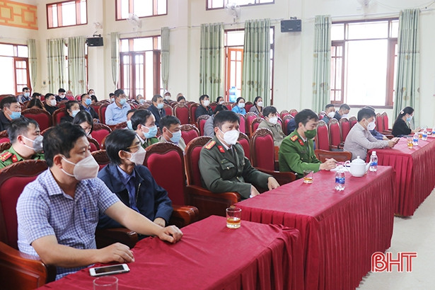 Khẩn trương truy vết, lấy mẫu xét nghiệm chùm ca bệnh tại Thạch Long