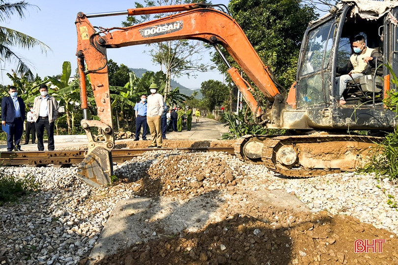 Đức Thọ phá bỏ 2 đường ngang giao cắt với đường sắt