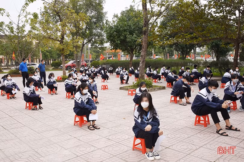 Các địa phương ở Hà Tĩnh tiêm vắc-xin phòng COVID-19 cho người từ 16 - 18 tuổi