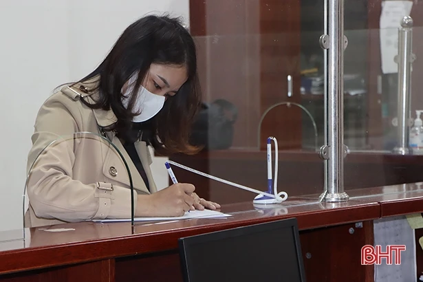 Người dân Hà Tĩnh phấn khởi “đón” chính sách giảm 50% lệ phí trước bạ ô tô sản xuất trong nước