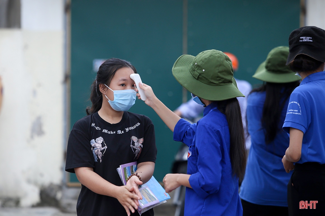 Hơn 16.700 thí sinh làm bài thi tổ hợp Khoa học tự nhiên và Khoa học xã hội