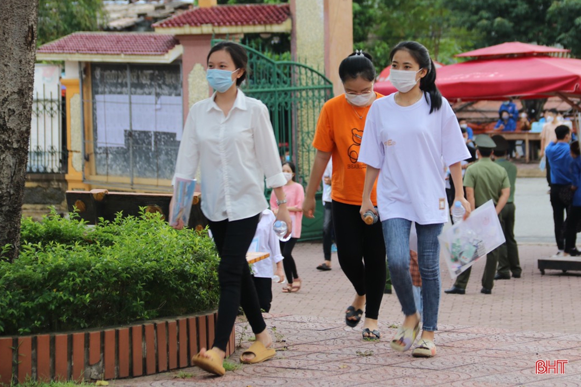 Hơn 16.700 thí sinh làm bài thi tổ hợp Khoa học tự nhiên và Khoa học xã hội