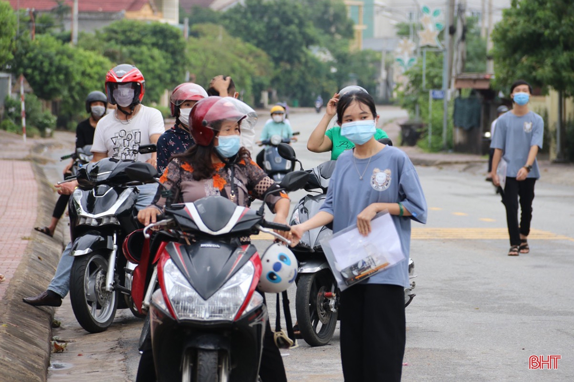 Hơn 16.700 thí sinh làm bài thi tổ hợp Khoa học tự nhiên và Khoa học xã hội