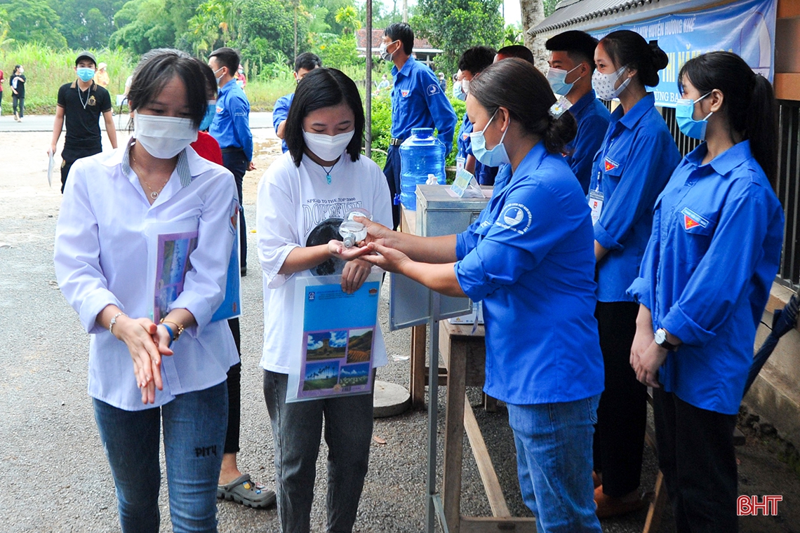 Hơn 16.700 thí sinh làm bài thi tổ hợp Khoa học tự nhiên và Khoa học xã hội