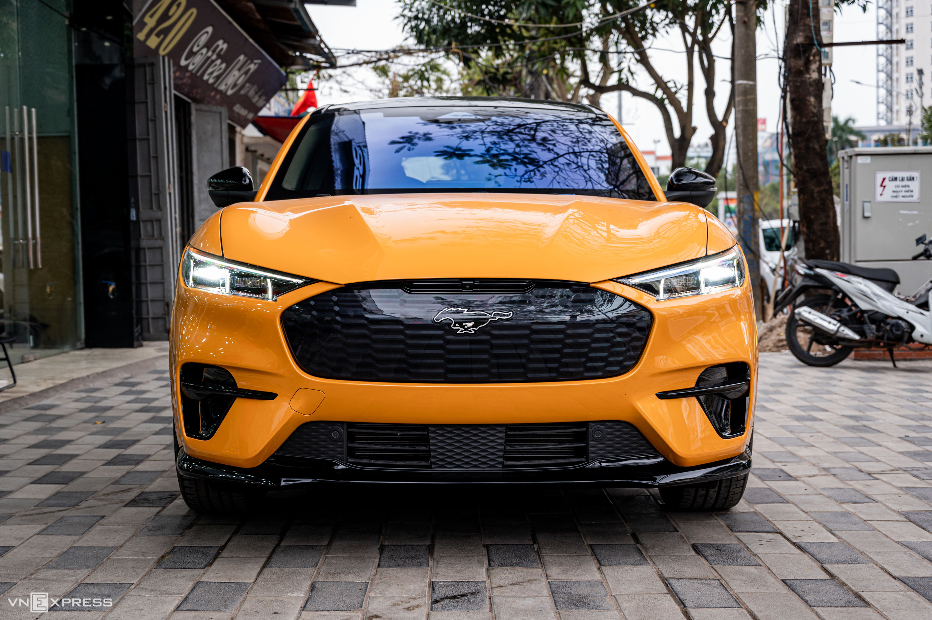 Mustang Mach-E GT - ôtô điện đầu tiên của Ford về Việt Nam