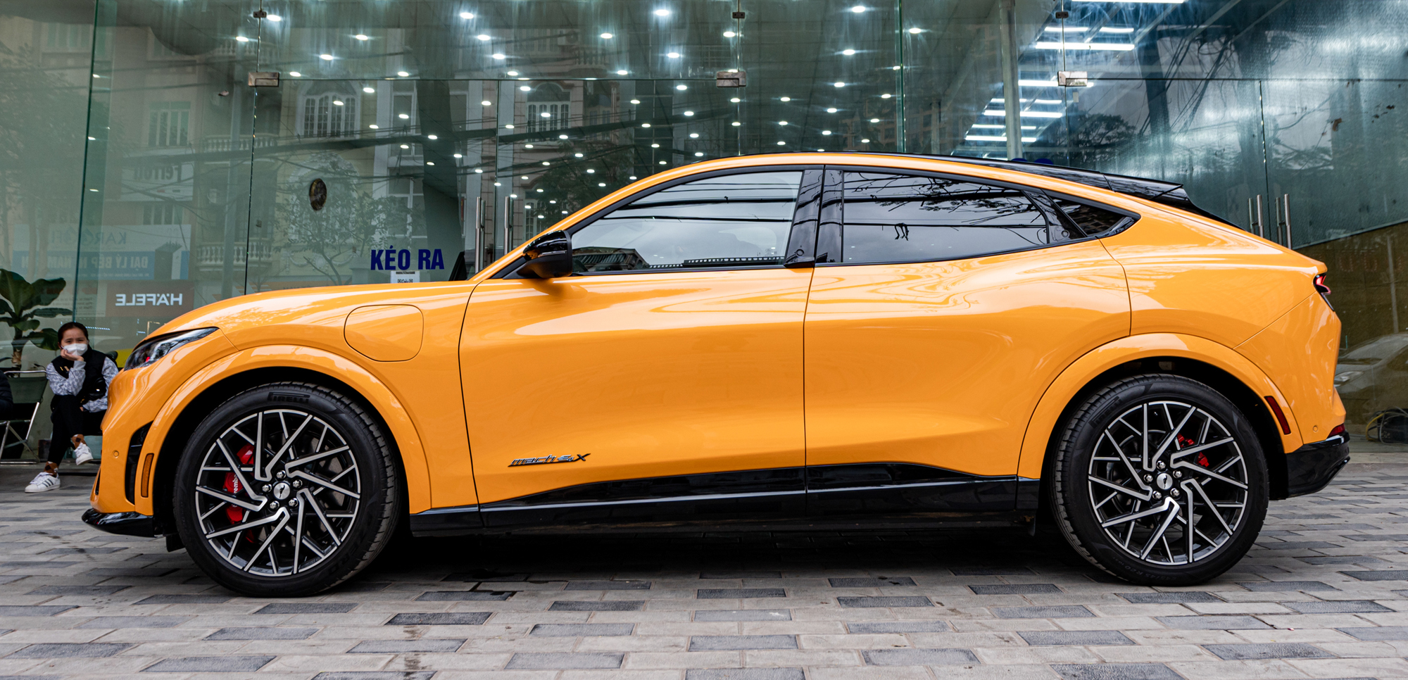 Mustang Mach-E GT - ôtô điện đầu tiên của Ford về Việt Nam