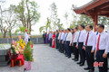 Đoàn đại biểu Trung ương, tỉnh Hà Tĩnh dâng hương tưởng niệm Đại thi hào Nguyễn Du 