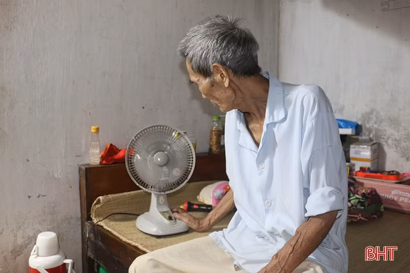 Bệnh nhân “xóm” chạy thận ở Hà Tĩnh cơ cực trong nắng nóng