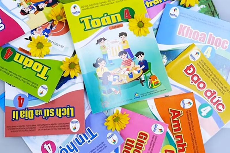 Hà Tĩnh công bố danh mục sách giáo khoa lớp 4, 8, 11 và Lịch sử lớp 10 năm học mới