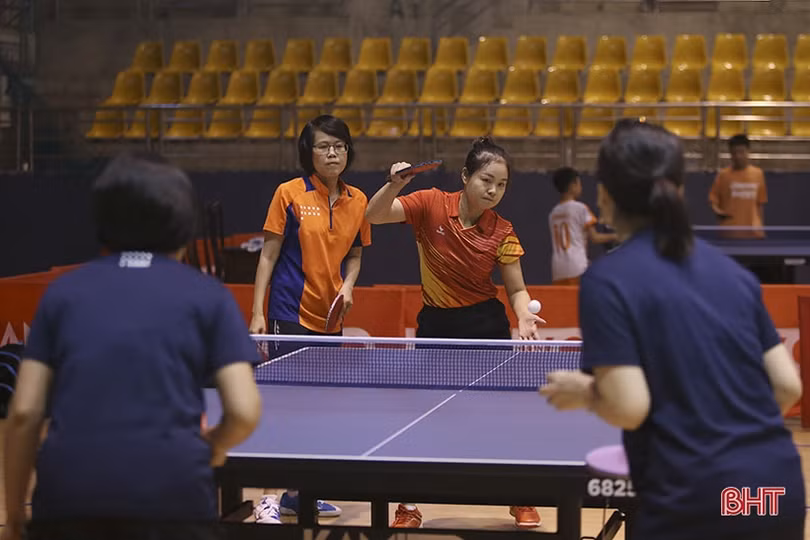 Nhiều trận chung kết giàu cảm xúc tại Giải Bóng bàn Báo Hà Tĩnh