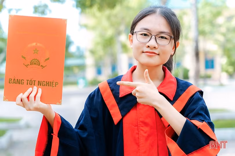 Thủ khoa đầu vào trường chuyên Hà Tĩnh đến từ trường làng