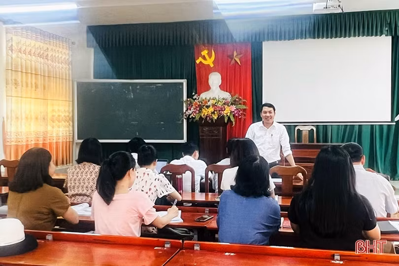 Hà Tĩnh công bố danh mục sách giáo khoa lớp 4, 8, 11 và Lịch sử lớp 10 năm học mới